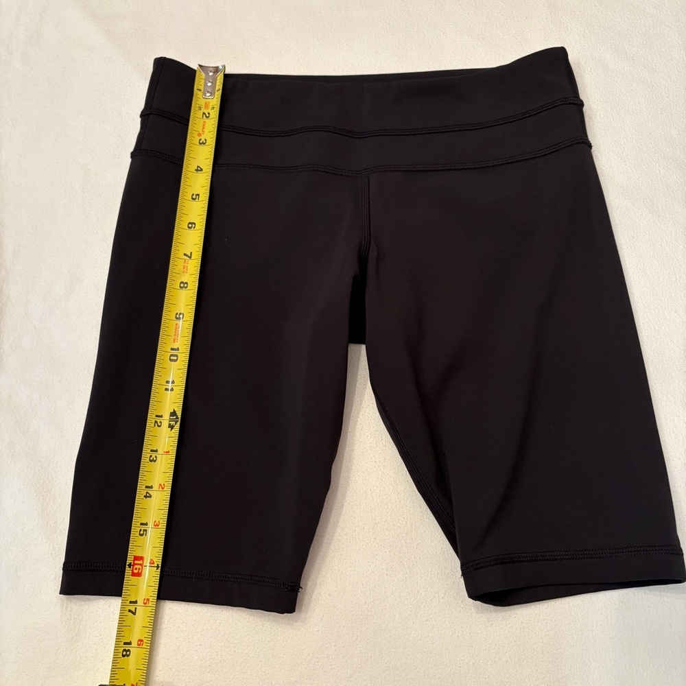 Lululemon Athletica mid-rise Black Biker Shorts, Size 8 - Picture 3 of 7